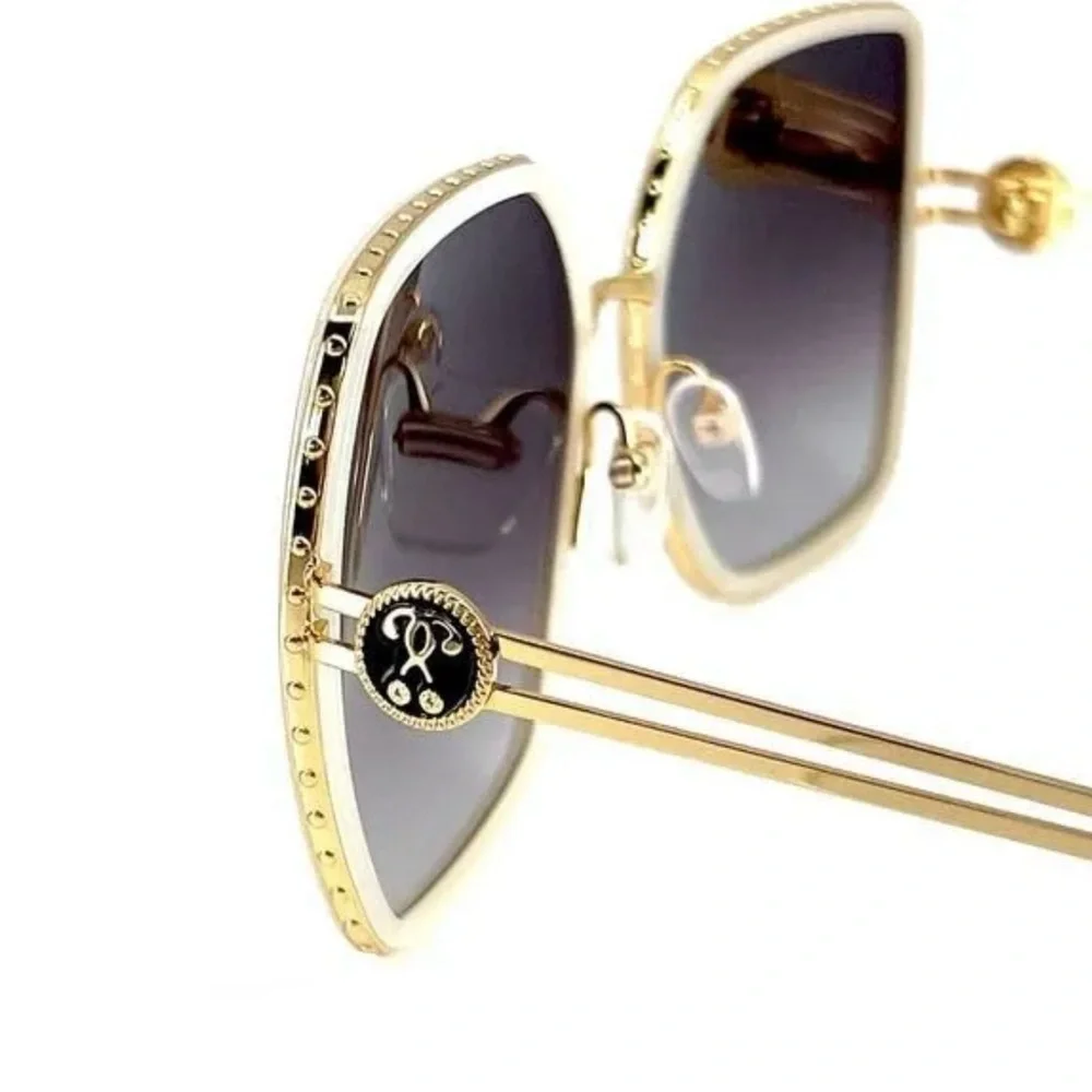 MOSCHINOGradient Gold Mirror Sunglasses
MOS096/S 05X2/JL 57 - Picture 13 of 15